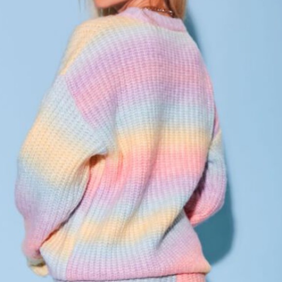 HELLO KITTY X FOREVER 21 Pastel Rainbow Gradient Wash Chunky Knit Sweater - Picture 4 of 11